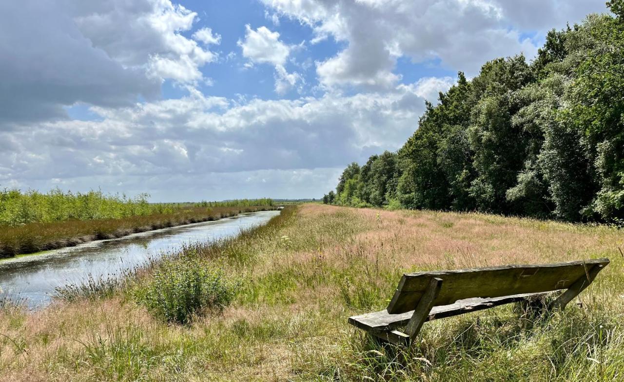 Landzicht Natuur Rust En Ruimte Oosterwolde (Friesland) Exterior foto